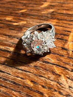 Silver Floral Cluster Ring with Clear Stones size 7